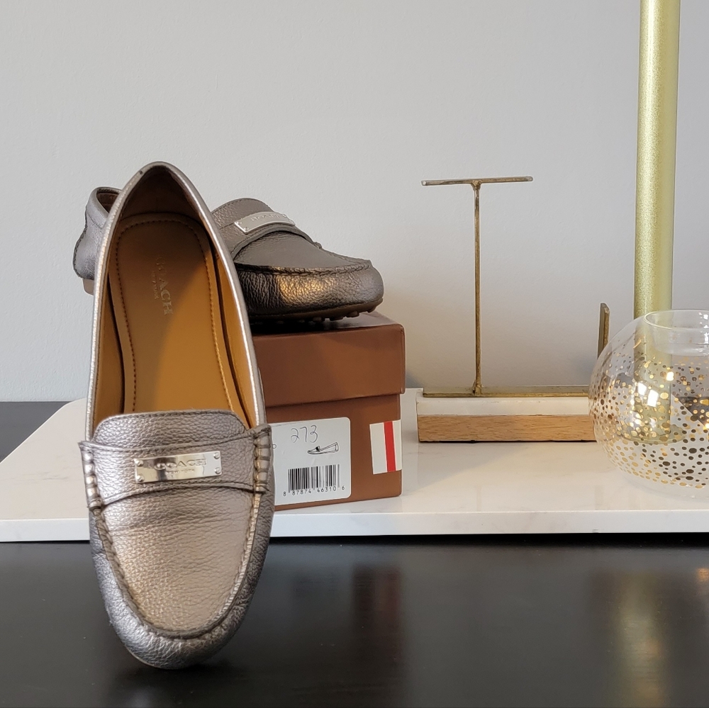 Fredrica Metallic Coach Loafers 9M        Color Pewter